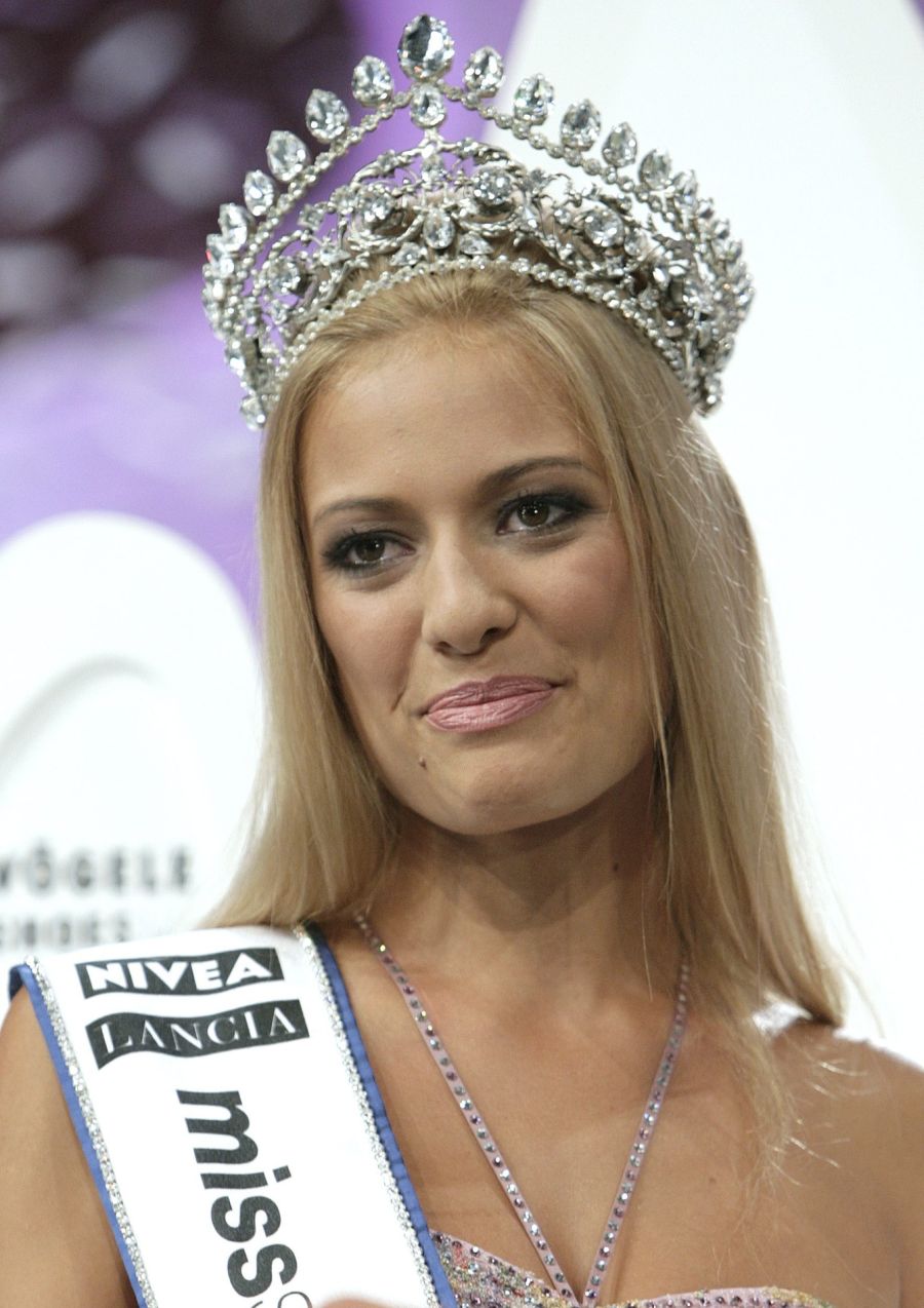 In echt ist die zweifache Mama aber blond – und das schon seit vielen Jahren.