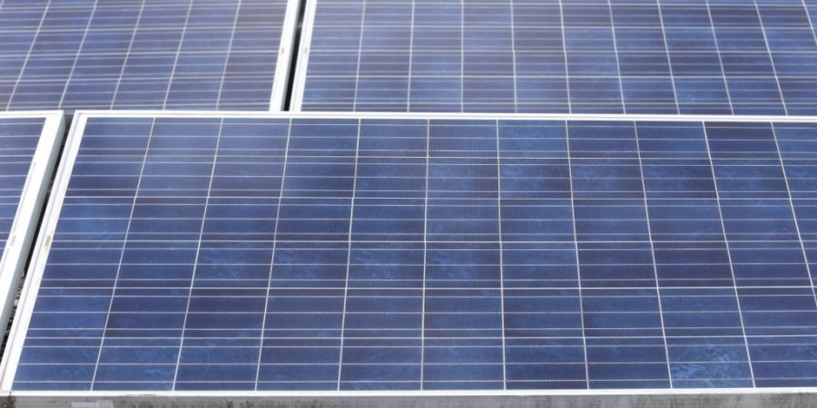 Der Photovoltaik-Ausbau soll im Kanton Aargau nach Ansicht des Regierungsrats flexibel weitergeführt werden. (Symbolbild)