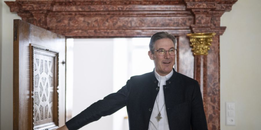 Der St. Galler Bischof Beat Grögli in der Bischofskapelle.