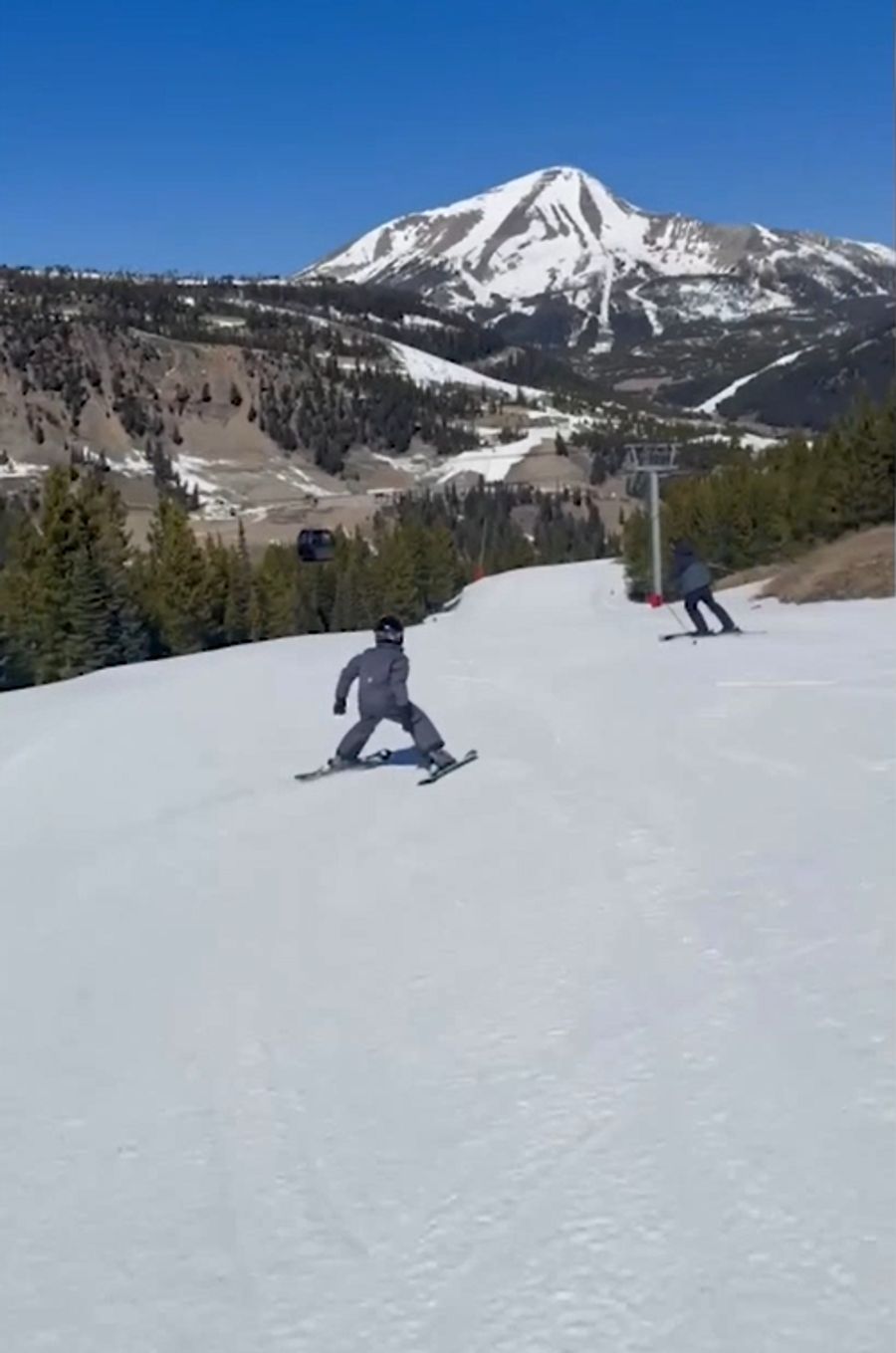 Prinz Harry und Prinz Archie gingen Skifahren.