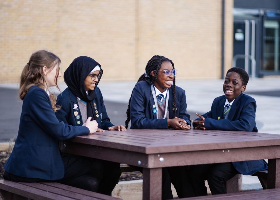 Die Co-op Academy Belle Vue in Manchester besuchen viele Schüler aus bildungsfernen Familien. (Symbolbild)