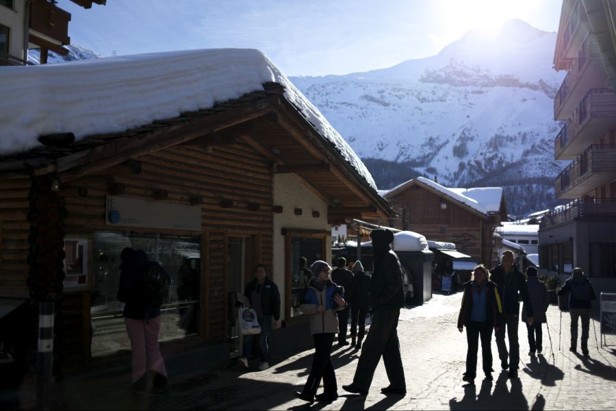 Saisonarbeiter in Saas-Fee weichen auf Campingplätze aus – wegen der Wohnungsnot. (Symbolbild)