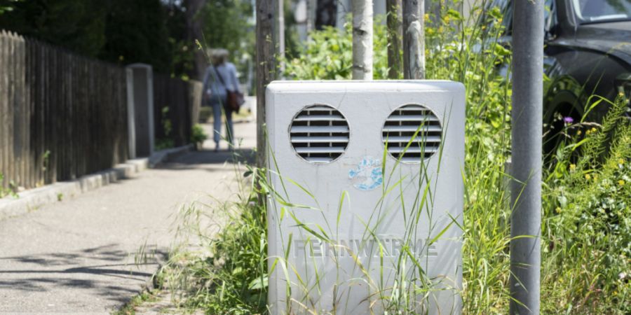 Die Stadt Zürich will die Fernwärme massiv ausbauen. Im Bild ein Belüftungskasten für die unterirdischen Verteilschächte. Sie sind bereits vielerorts im Stadtbild zu sehen. (Symbol...