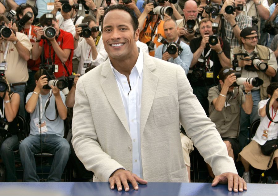 Und ja: Dwayne Johnson hatte früher auch Haare. Hier im 2006.