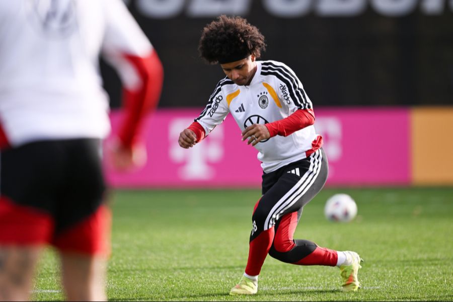 Die Polizei hat beim deutschen Nationalspieler einen Schlagring sowie einen Elektro-Taser beschlagnahmt.