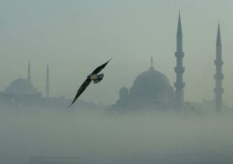 Denn auch mutmassliche Verbindungen zu der türkischen Religionsbehörde Diyanet werfen Fragen auf. (Symbolbild)