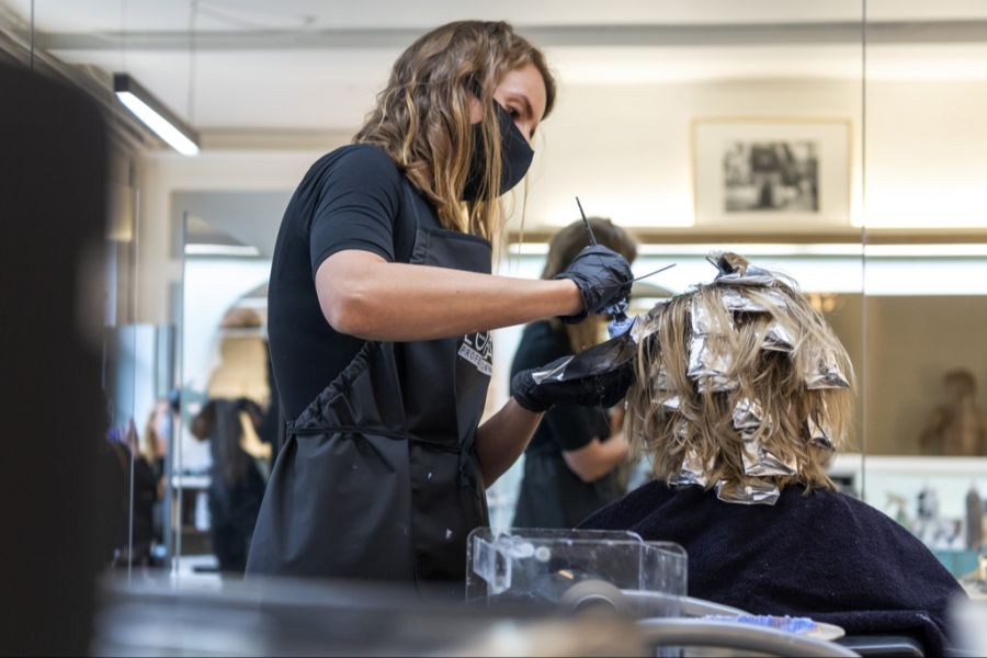 Hohe Hygienestandards waren schon immer ein wichtiger Teil des Berufs, erklärt der Verband «Coiffeur Suisse». (Symbolbild)
