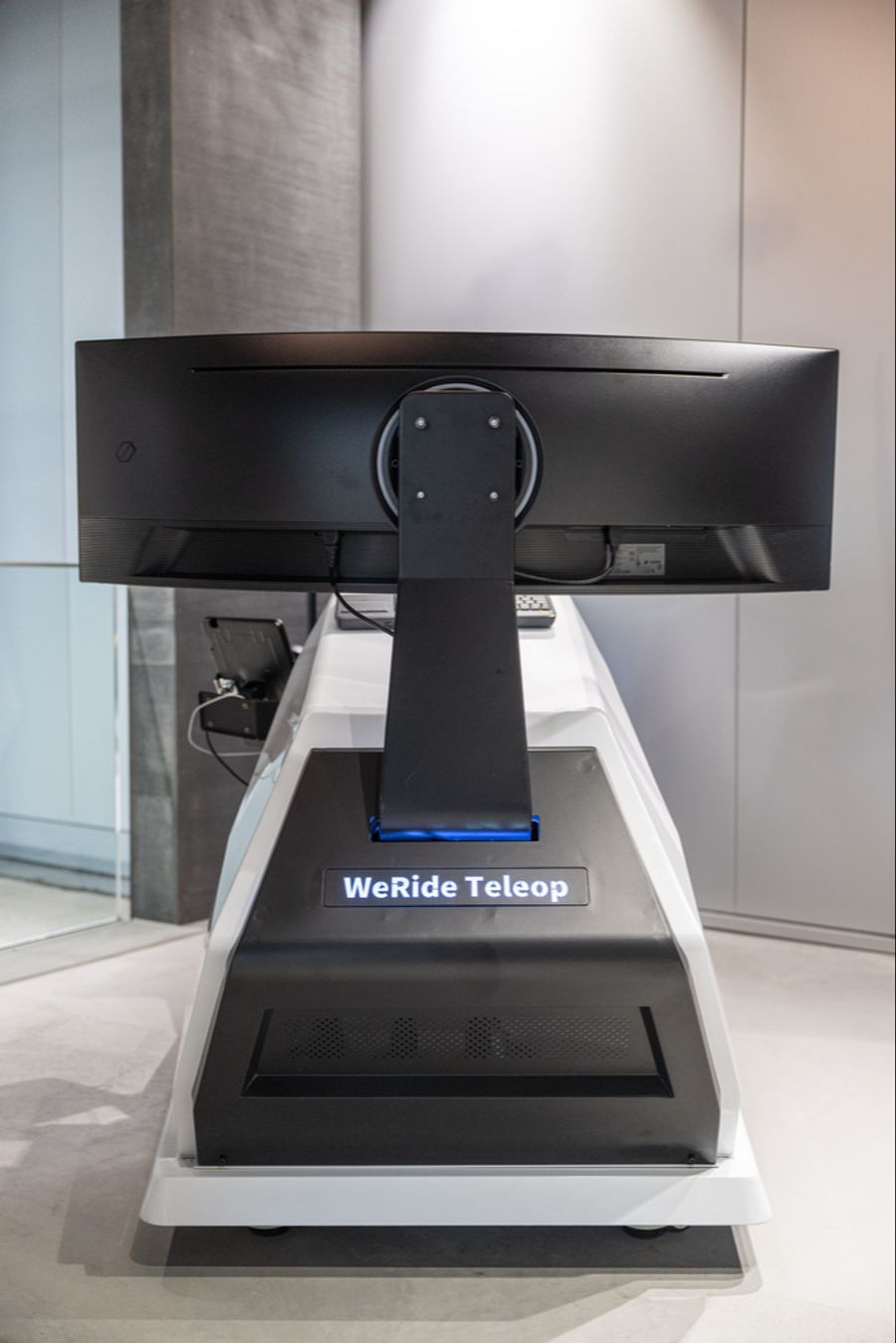 Im Circle, dem modernen Erweiterungsbau mit Büros und Shopping-Mall, entsteht gerade die Schaltzentrale der Zukunft. Hier steht auch das Remote-Cockpit für die selbstfahrenden Shuttlebusse.