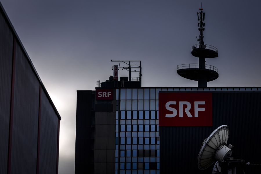 SP-Co-Präsident hält es für fatal, die SRG als öffentlich finanziertes Unternehmen und als Kontrollmechanismus zu schwächen.