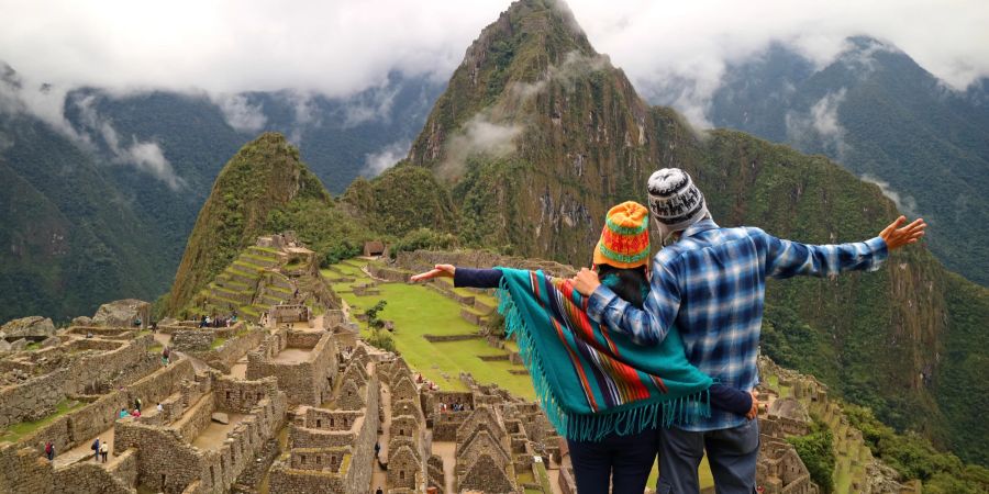 Machu Picchu ist eine Stadt in den peruanischen Anden, die von den Inka gegründet wurde,