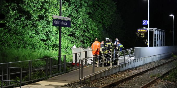 Unfall - Zwei Männer am Bahnsteig tödlich verletzt