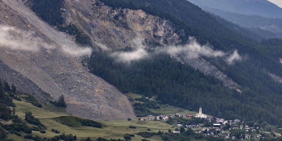 Dabei war der Nachbarort ursprünglich als einer von mehreren Umsiedlungsstandorten für die Anwohner von Brienz vorgesehen.