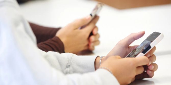 Schüler smartphone Unterricht