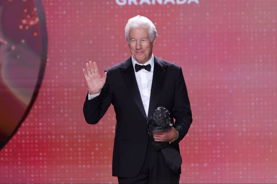 RiArmani kleidete viele Hollywood-Stars wie etwa Richard Gere (Bild) ein und baute ein weltweites Modeimperium auf.