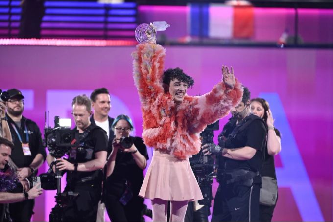 Das Schweizer Musiktalent Nemo nach dem ESC-Sieg am 11. Mai 2024 in Malmö. Nemo