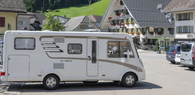 Der Letziplatz bietet während dem ESC und der Frauen-EM Platz für 25 Wohnmobile. (Symbolbild) camper Parkplatz