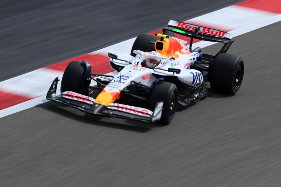 Yuki Tsunoda (Racing Bulls) beim Vorsaison-Test der Formel 1 in Bahrain.