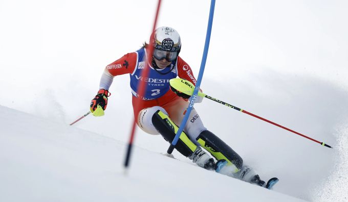 Wendy Holdener im Einsatz beim Slalom in Courchevel. Wendy Holdener