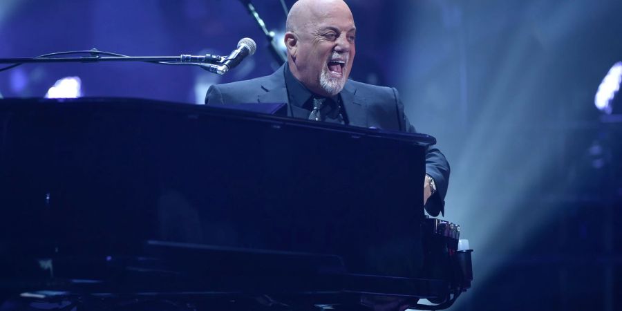 Der «Piano Man» Billy Joel muss seine laufende Tournee aus gesundheitlichen Gründen unterbrechen (Archivfoto)