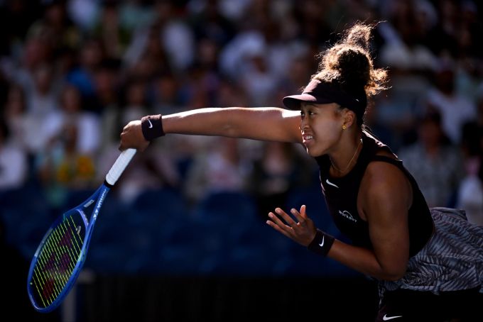 Naomi Osaka muss an den Australian Open verletzt aufgeben. Naomi Osaka Australian Open