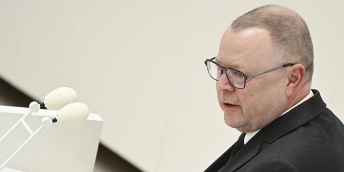 Nach Attacke - Gewalt gegen Politiker: Kommen schärfere Strafen?