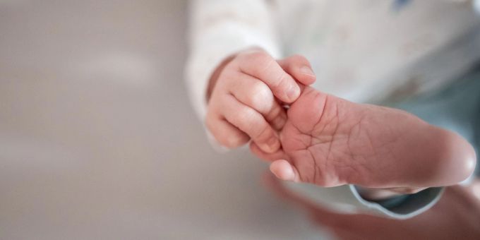 Zürcher Babys tragen immer kürzere Namen, Emma und Matteo führen die Liste an. Welche Babynamen wurden 2023 besonders gerne vergeben?