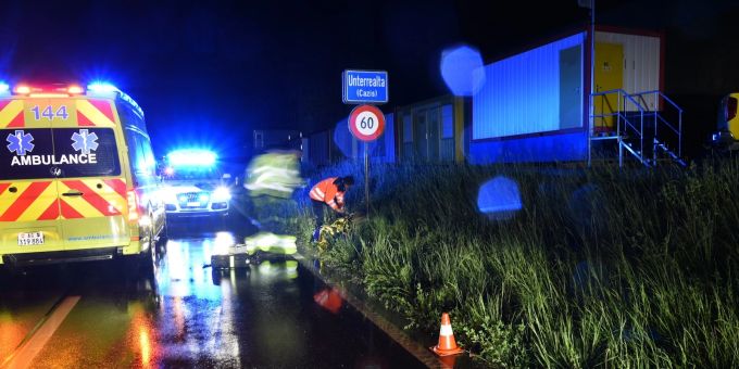 Bein gebrochen - Fussgänger (23) in Unterrealta GR von Auto angefahren