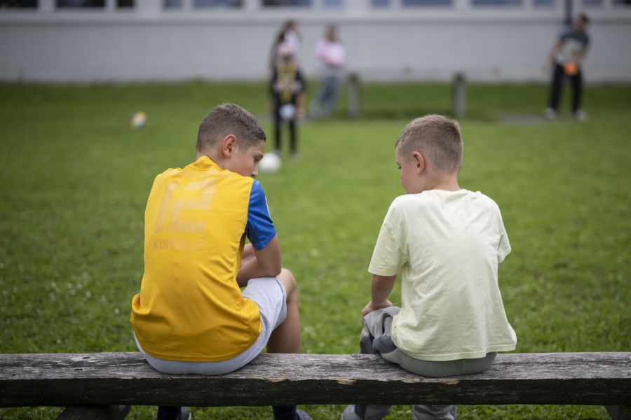Statistisch gesehen sind in jedem Team mehrere Kinder oder Jugendliche von sexualisierter Gewalt betroffen. (Symbolbild)