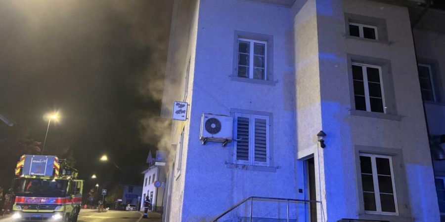 Das Mehrfamilienhaus ist aufgrund des Brandes vom Samstagmorgen unbewohnbar.