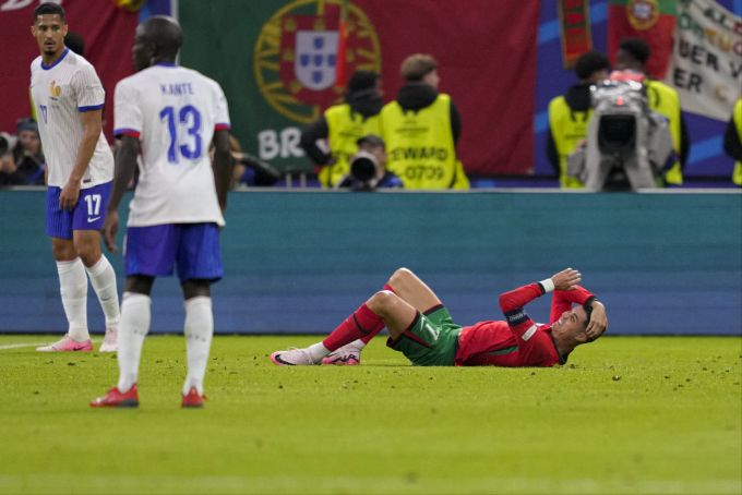 Portugal und Frankreich liefern sich einen umkämpften Viertelfinal an der EM 2024. EM 2024 Portugal Frankreich