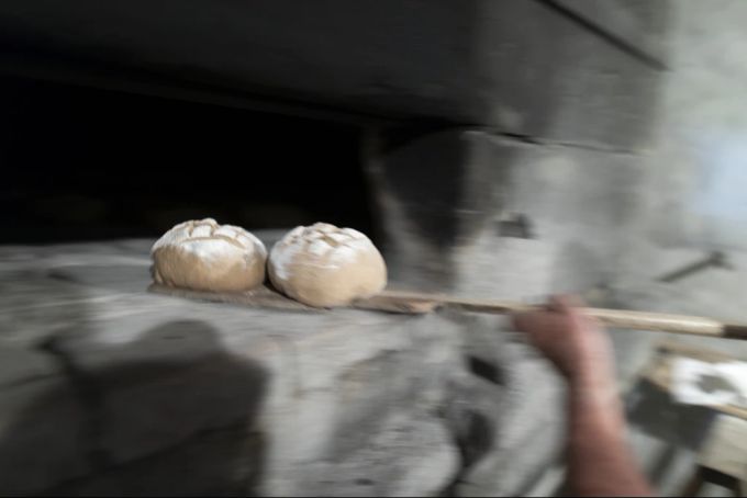 Ende August ist in der Bäckerei Aukofer der Holzofen aus: wortwörtlich. (Symbolbild) Holzofenbrot