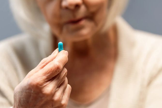 Frau, alt, Medikament, Pille