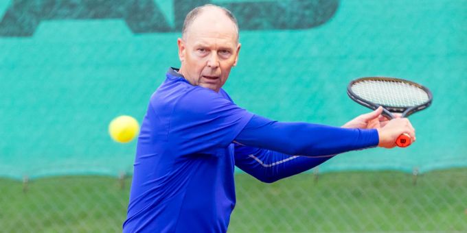Der Titelanwärter bei den Senioren 55+ heisst Daniel Müller und kommt vom TC Teufenthal.