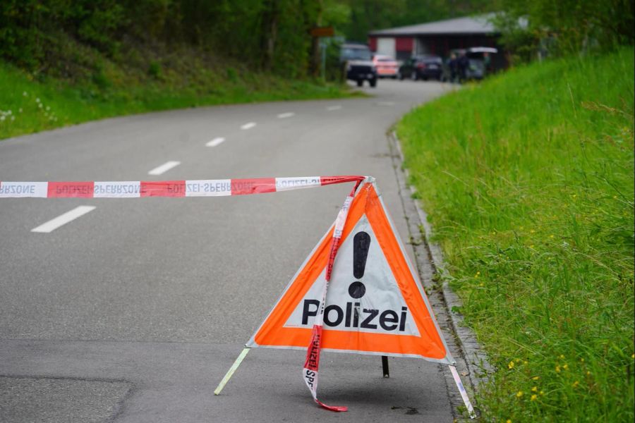 Die Polizei sperrte das Gebiet grossräumig ab.