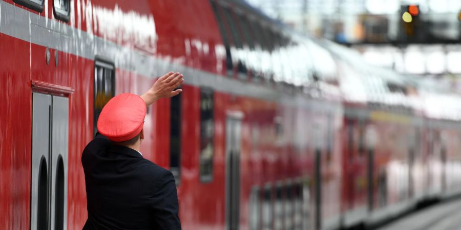 Die Deutsche Bahn will den Einsatz von Bodycams ausweiten.