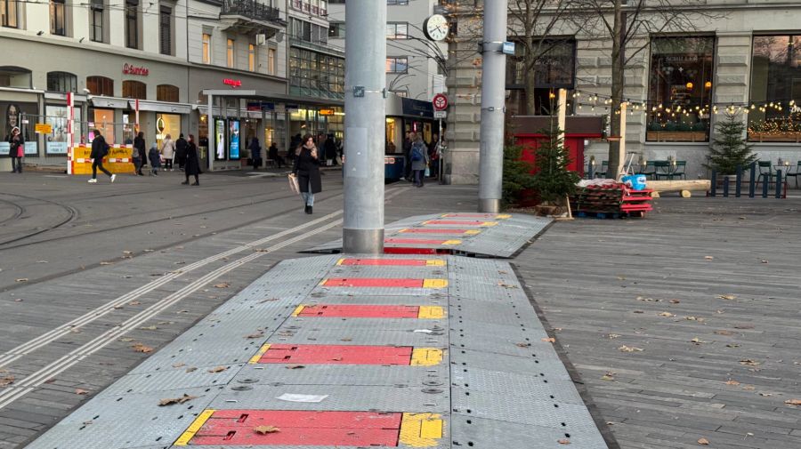 Die Stadtpolizei Zürich gibt sich ansonsten wortkarg, was die Sicherheitsmassnahmen betrifft.