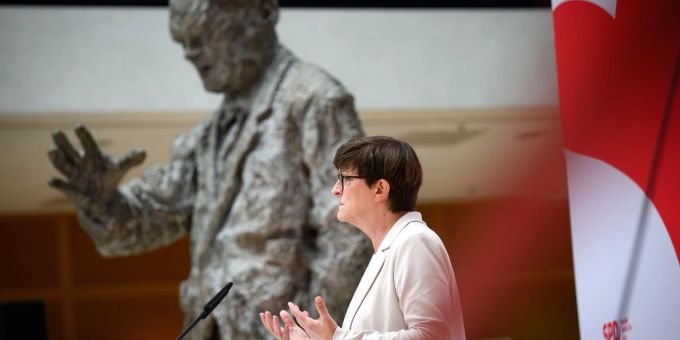 Mehr soziale Gerechtigkeit sollen die Steuerpläne von SPD-Chefin Esken und Co. bringen. Mehr soziale Gerechtigkeit sollen die Steuerpläne von SPD-Chefin Esken und Co bringen.