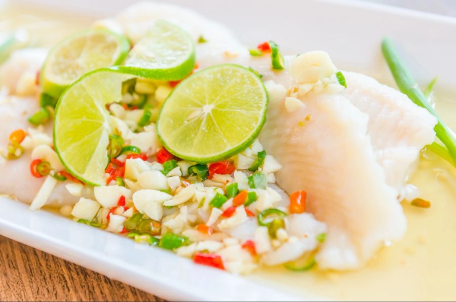 Gedünsteter Swai-Fisch mit Limette