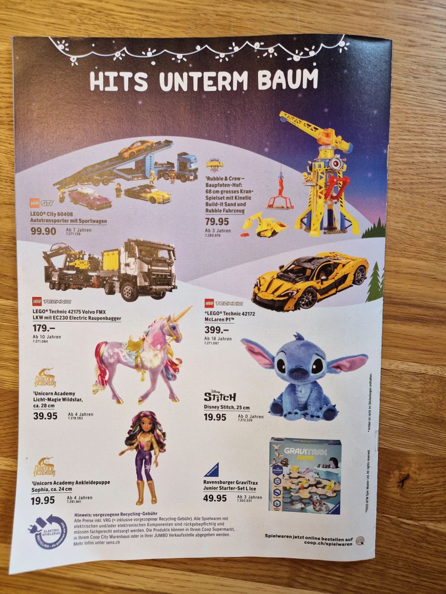 Auf der letzten Seite der Beilage zeigt Coop die «Hits unterm Baum». Darunter ein Plüschtier für 19.95 Franken, aber auch ein Lego-Auto für 399 Franken.