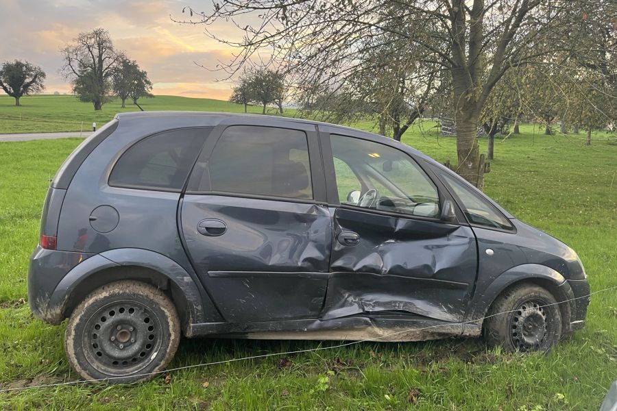 Am Opel entstand ein Sachschaden.