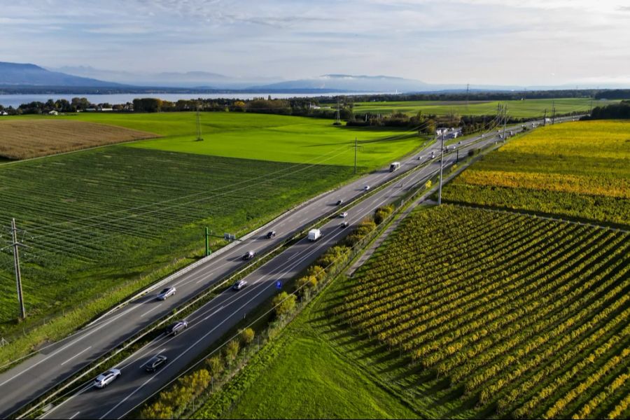 Beispielsweise geht es um einen Ausbau der A1 in der Westschweiz.