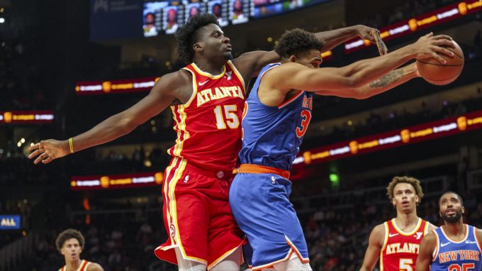 Clint Capela im Einsatz für die Atlanta Hawks in der NBA. Clint Capela NBA Hawks
