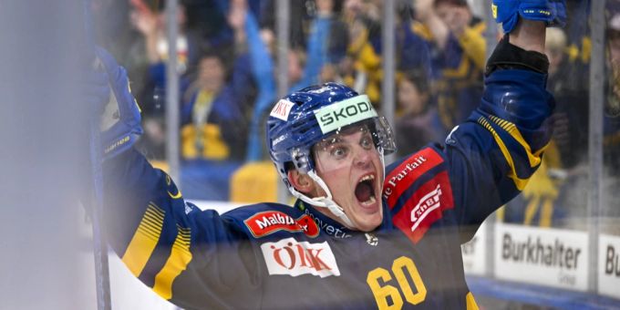 HC Davos: Julius Honka beim Jubel nach seinem Siegtreffer zum 4:3 in der Overtime. HC Davos