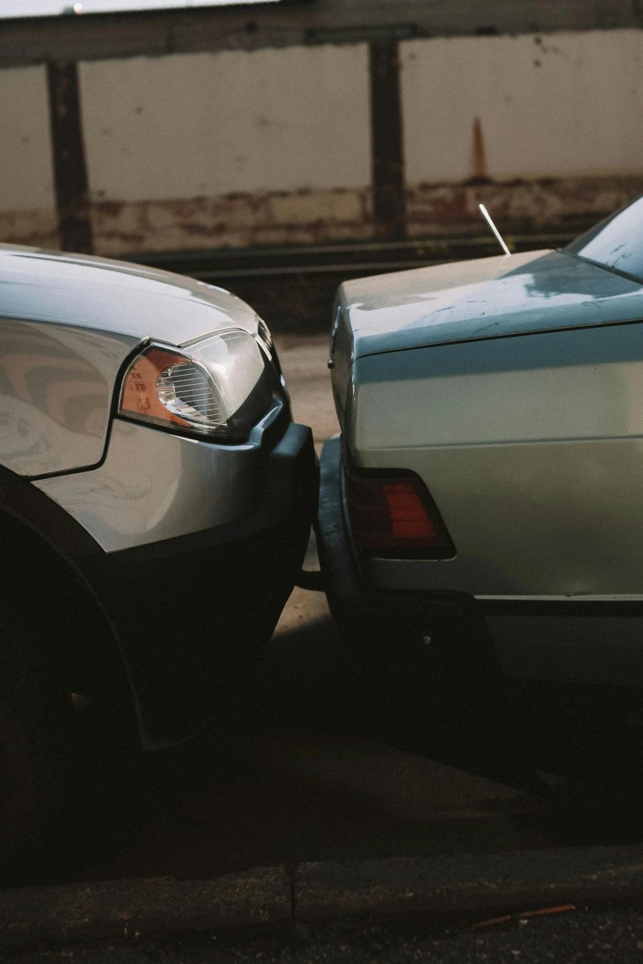 Die Haftpflichtversicherung deckt bei einem Unfall mit dem Auto die finanziellen Schäden aller anderen Unfallbeteiligten. (Symbolbild)