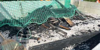 A1 bei Henau SG - Sofa auf Ladebrücke von Lieferwagen gerät in Brand