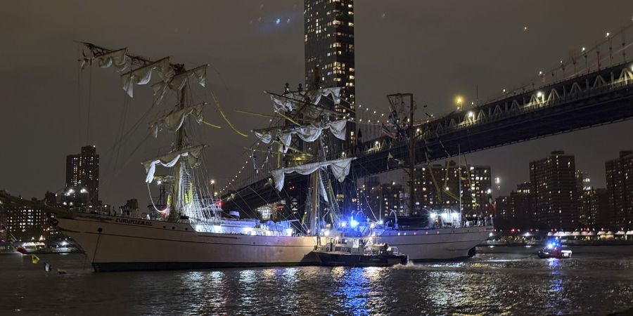 Brooklyn Bridge Collision