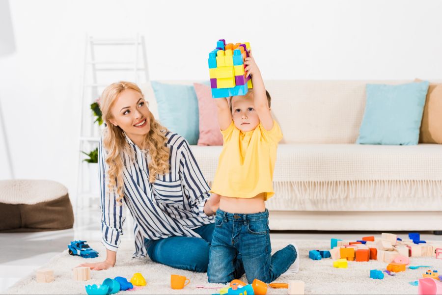 Mutter Kind Lego bunt