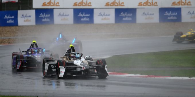 Der Neuseeländer Nick Cassidy gewinnt das zweite Rennen der Formel E in Shanghai. Formel E
