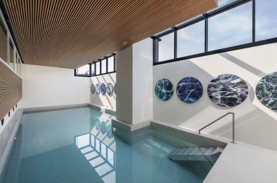 Gleiches gilt für einen Indoorpool.