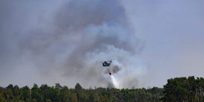 Löschhubschrauber Waldbrand Gohrischheide
